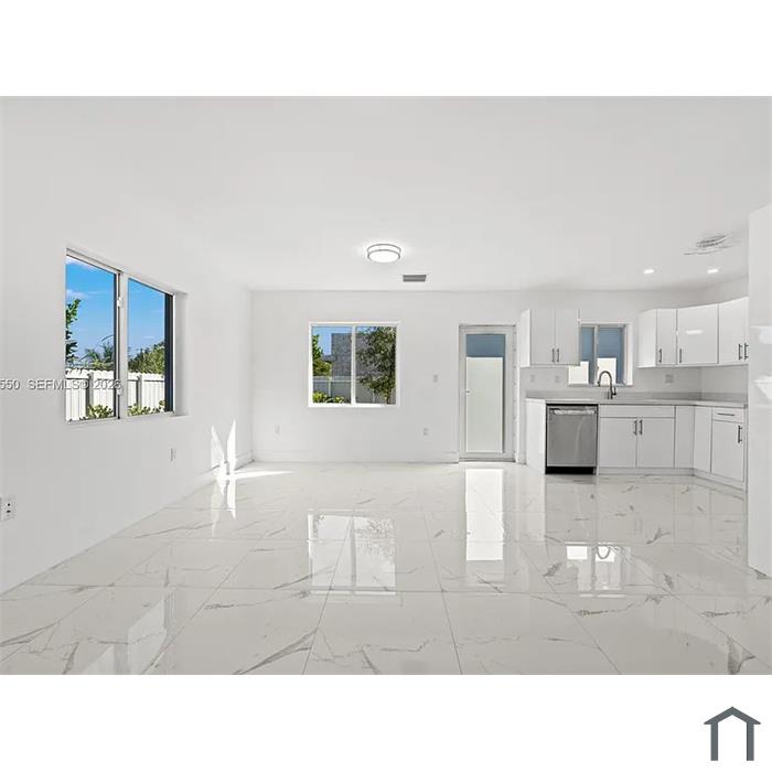 231 NW 3rd Ave