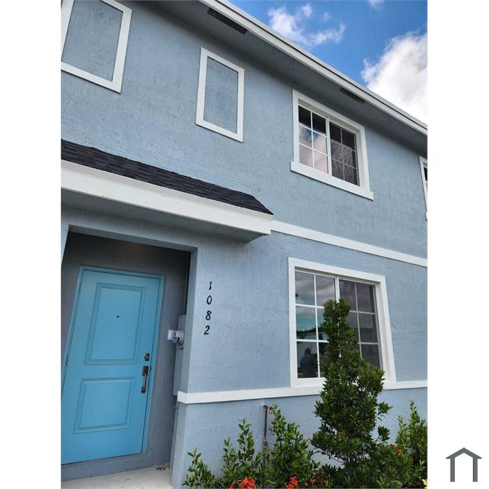 1082 NW 6th Ter