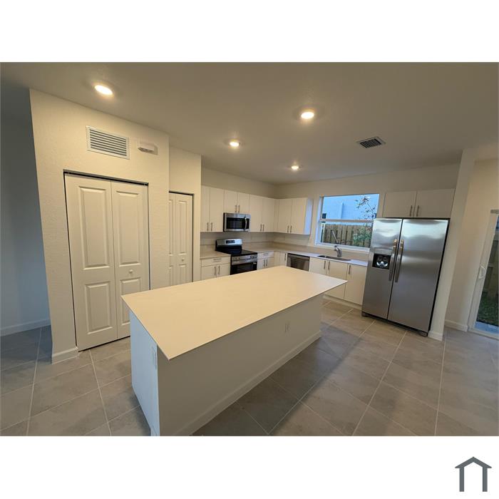 1136 SE 2nd Ter