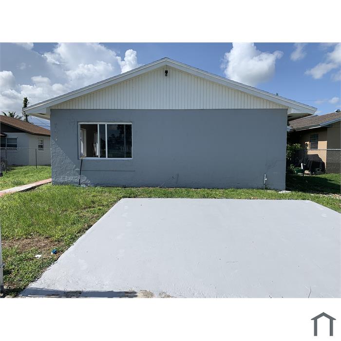 756 NW 5th St