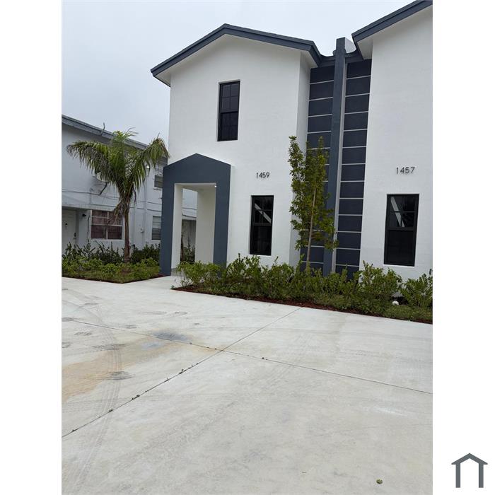 1459 NW 2nd Ave