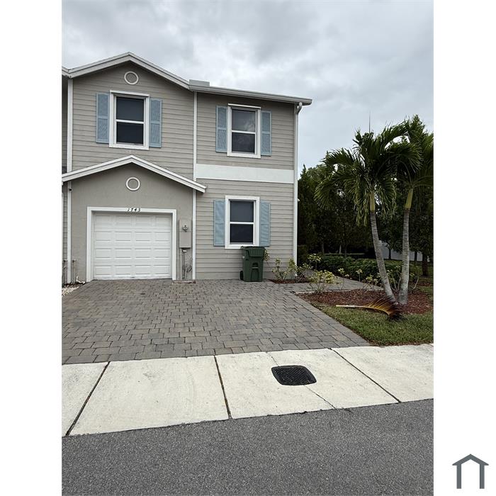 1743 SE 9th Ter