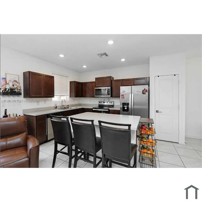 1052 SE 23rd Ave