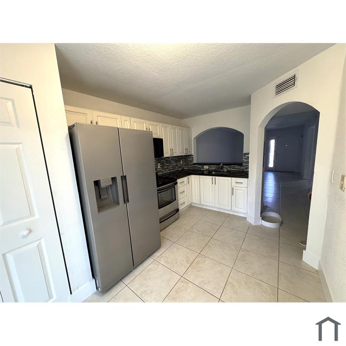 1260 SE 28th Ct
