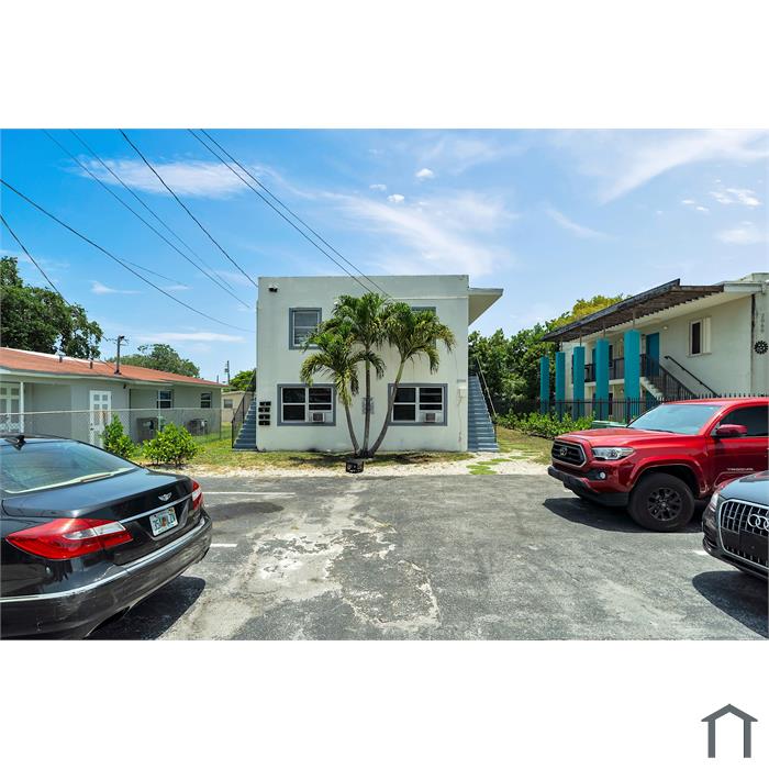 2050 Lincoln Ave