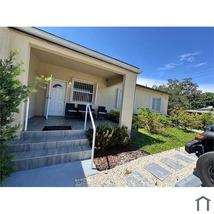 941 Caliph St