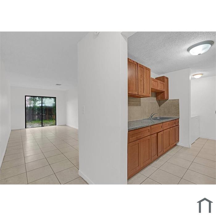 3876 NW 207th Street Rd