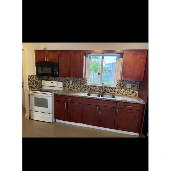 19223 NW 34th Ct
