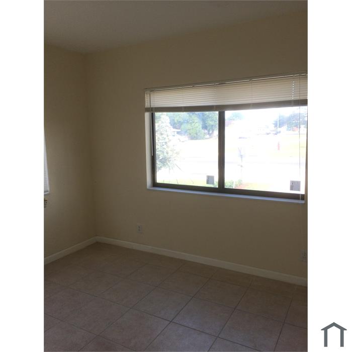 360 NW 8th St