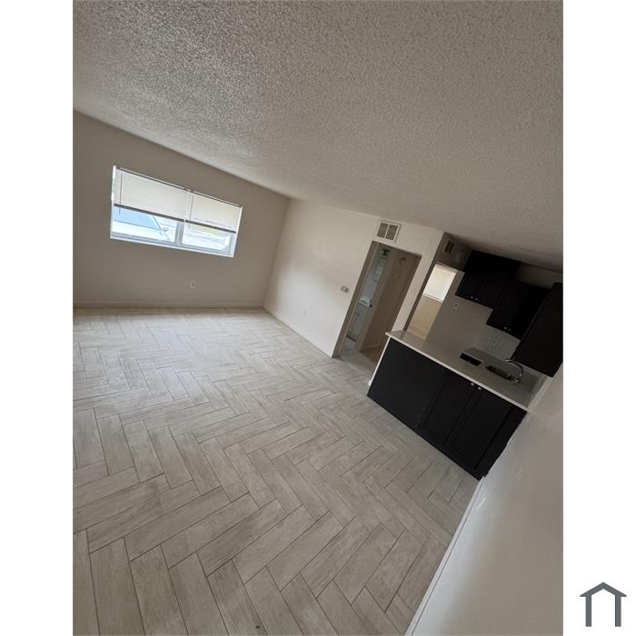 1131 NE 25th Ave
