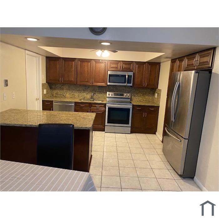 2361 NE 12th Ter