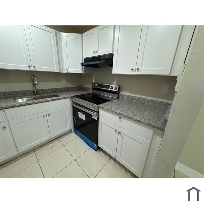 304 NW 30th Ct