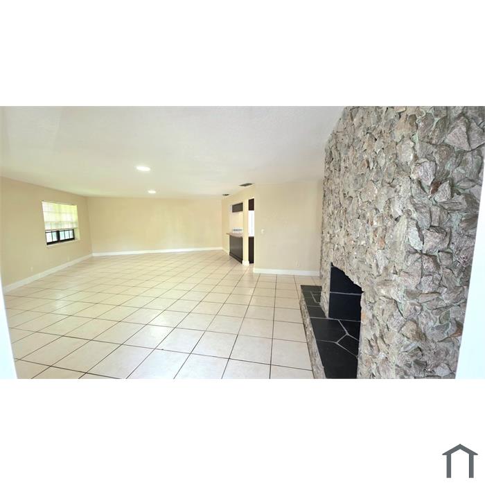 10390 NW 36th St