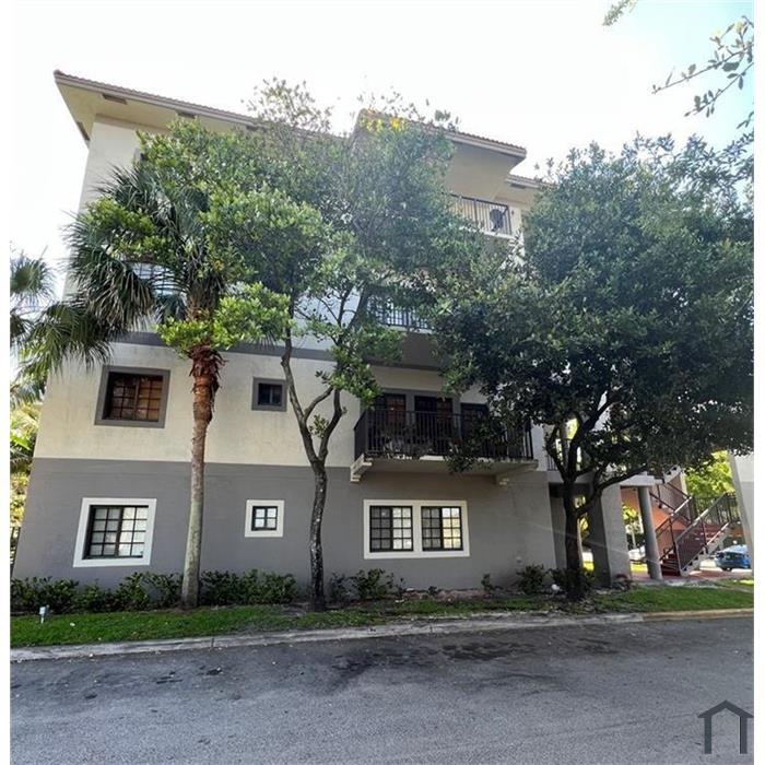 2801 Riverside Dr