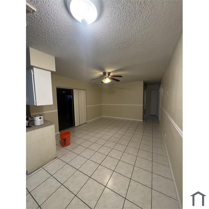 3991 Woodside Dr