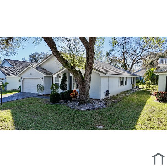 5470 Pine Cir