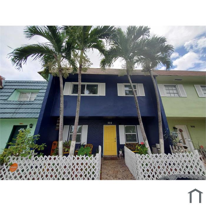 904 SW 74th Ave