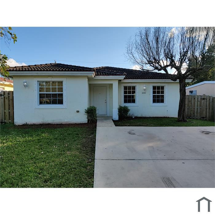 2240 NW 5th St