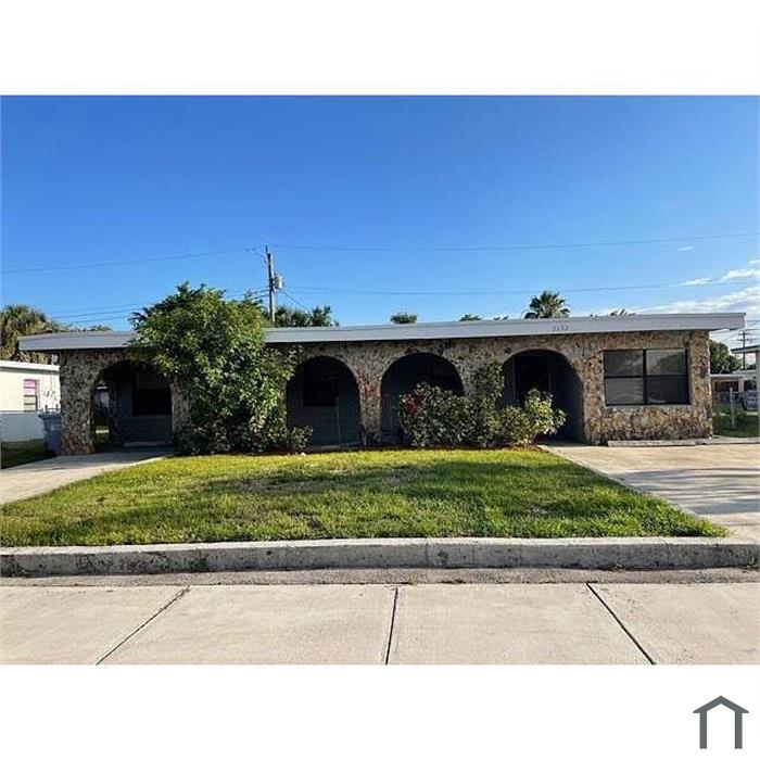 2632 NW 8th St