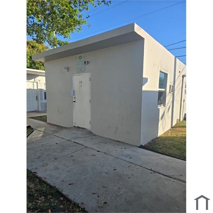 2726 NW 6th St