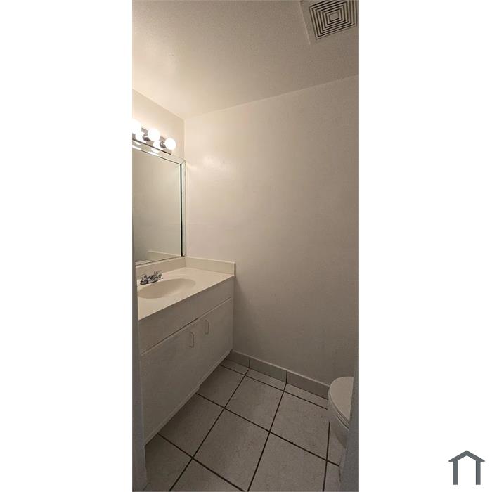 1650 NW 25th Ave