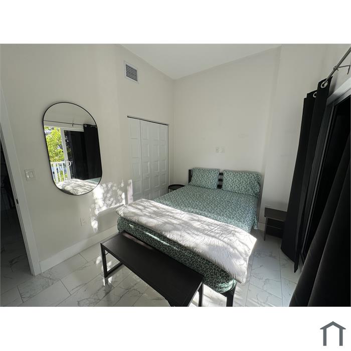 1860 NW 24th Ave