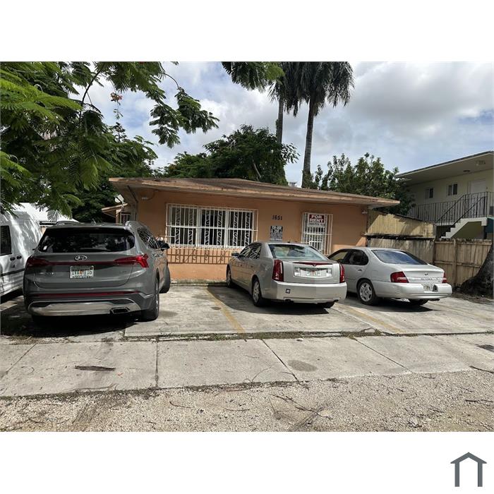 1651 NW 19th St