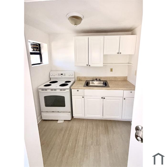 1140 NW 4th St
