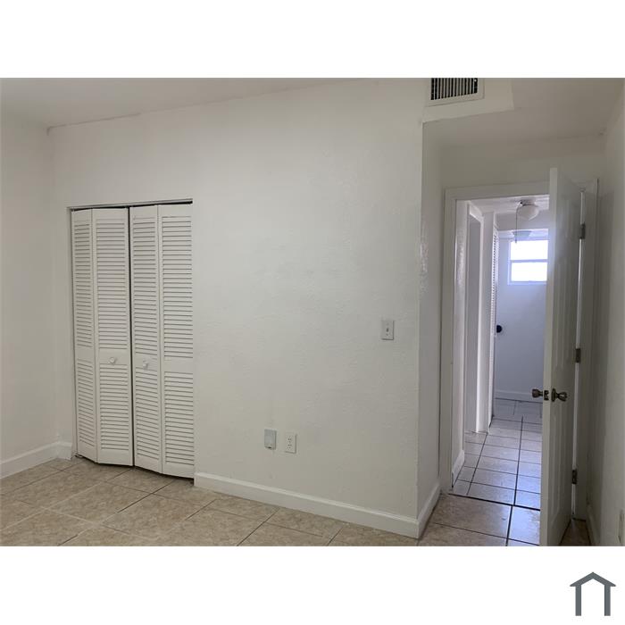 2230 SW 10th St