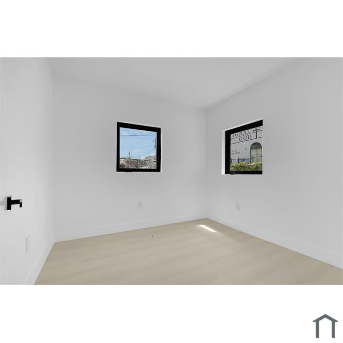 1814 NW 2nd Ct