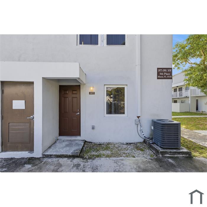 1977 NW 5th Pl