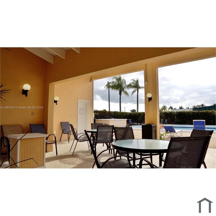 9009 NE 4th Avenue Rd