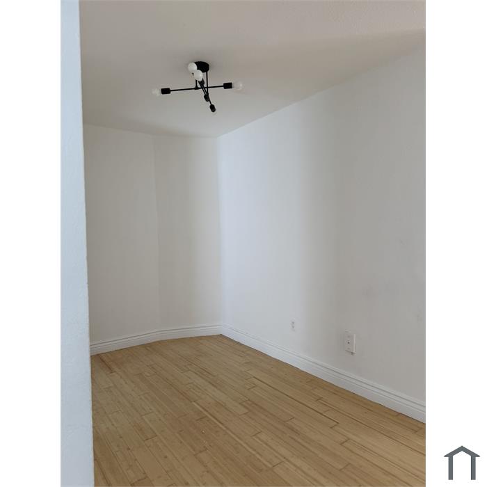 6930 Rue Vendome