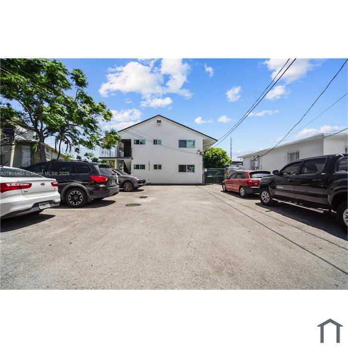 2622 NW 24th St