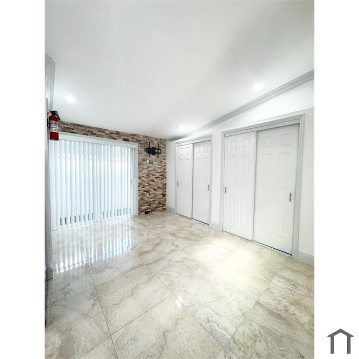 3261 NW 52nd St