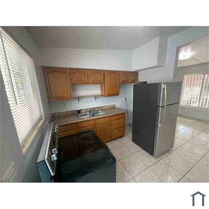 1261 NW 24th St