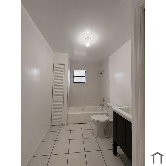 2390 NW 30th St
