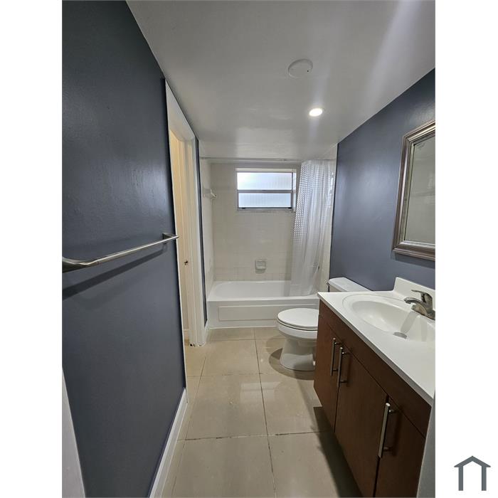 Dade House Apartment