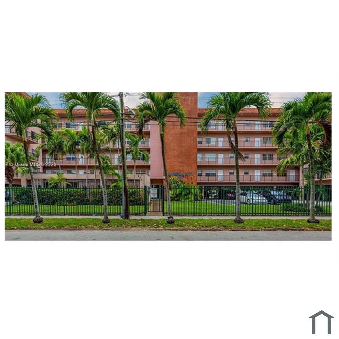 900 SW 84th Ave