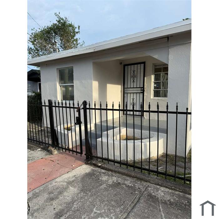 1620 NW 65th St