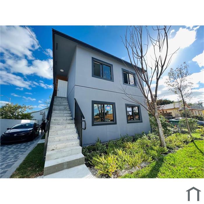 1704 NW 69th Ter