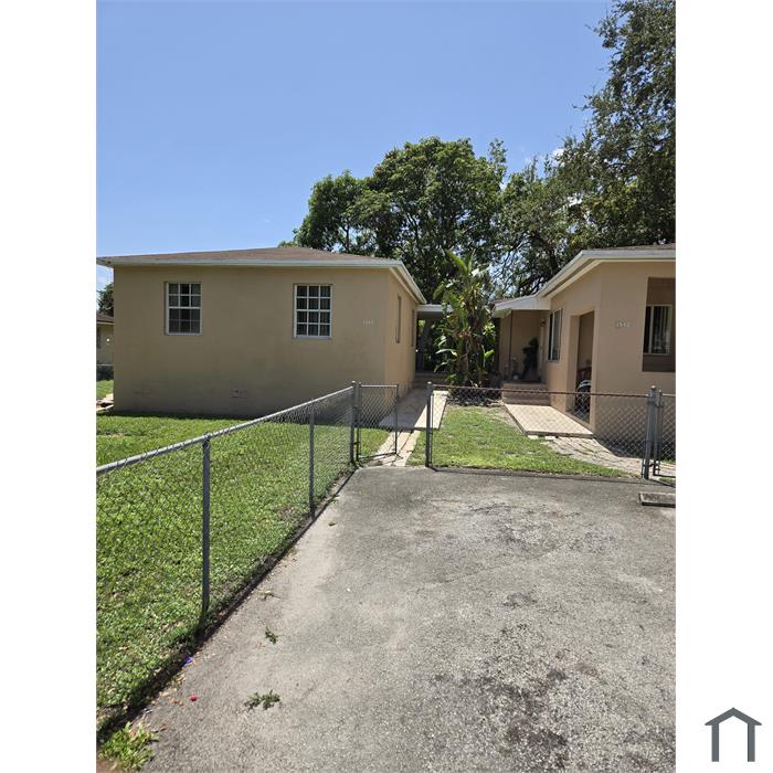 1946 NW 93rd Ter