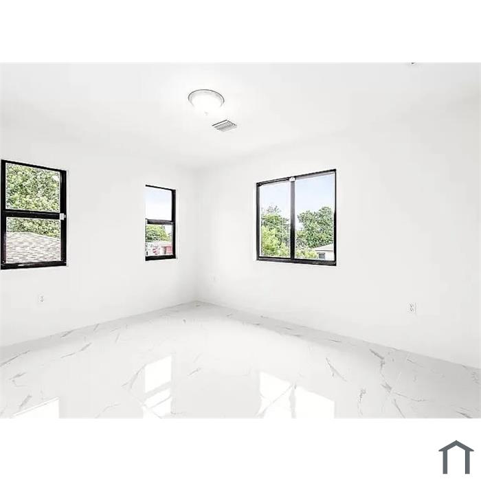 1776 NW 68th Ter