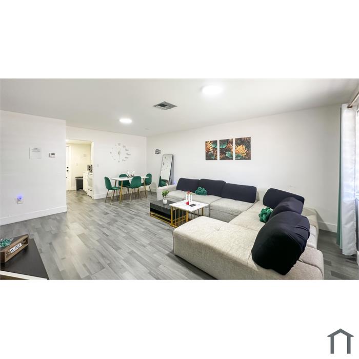 1050 NW 103rd St