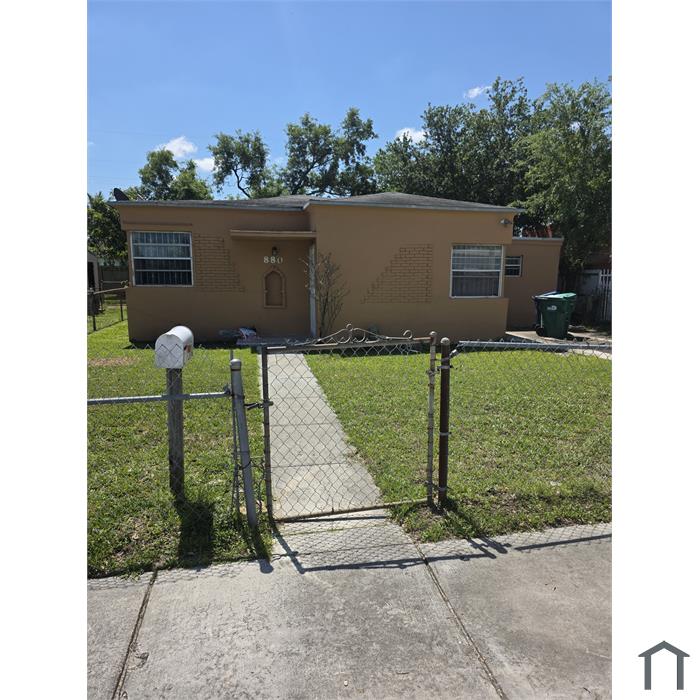 880 NW 74th St