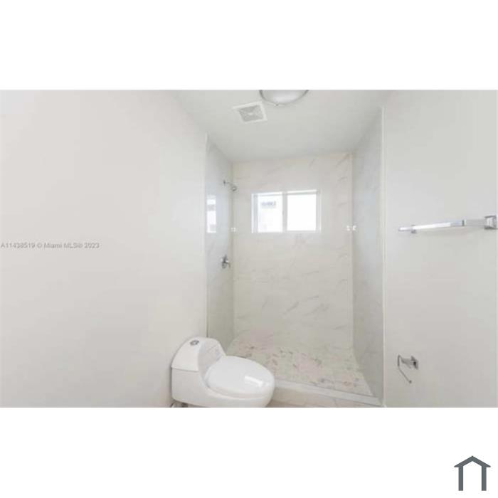 1180 NW 67th St