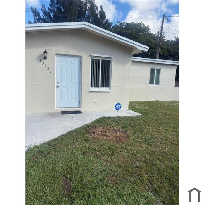 10121 W Jessamine St