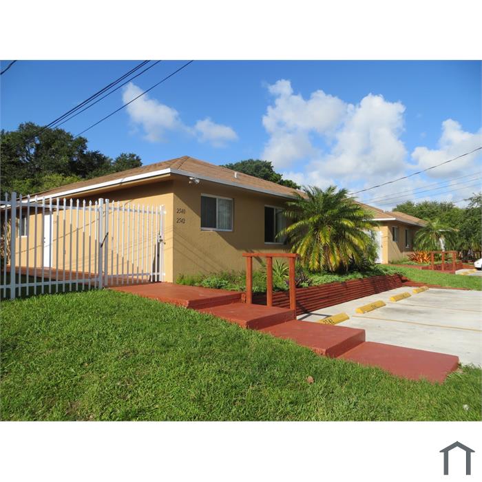 2510 NE 184th Ter