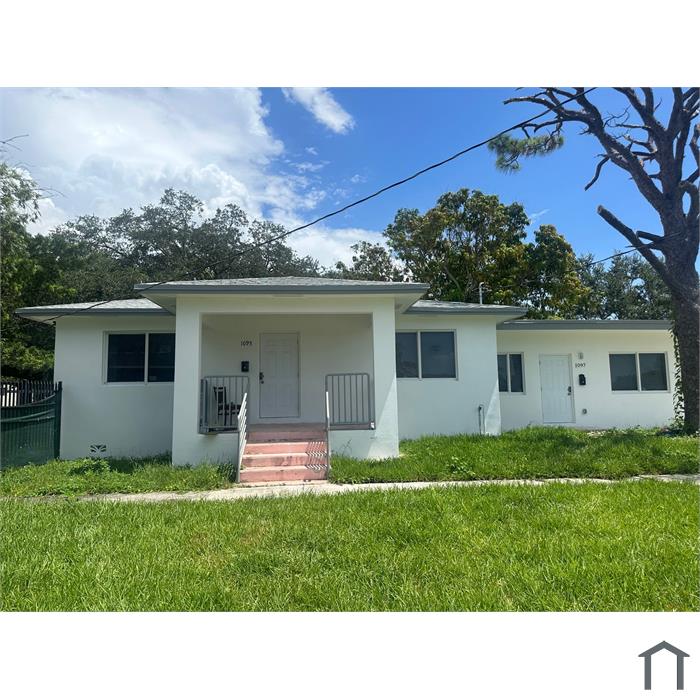 1095 NE 149th St