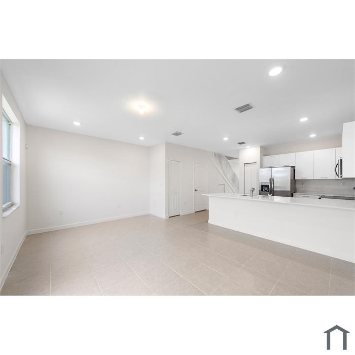 2405 NW 117th St